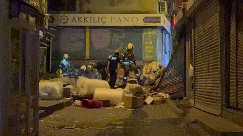 SON DAKİKA | Beyoğlu'nda Endişe Duyuran Patlama! Bir Bina Kısmen Yıkıldı