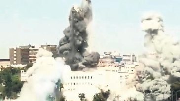 Son Dakika | Katil Netanyahu'nun al&ccedil;ak planı: D&uuml;rzileri bahane ederek Suriye'ye saldırdı!