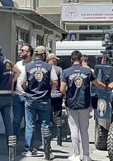 SON DAKİKA | Leman Dergisi Soruşturması: 4 Ş&uuml;pheli Tutuklama Talebiyle Mahkemeye Sevk Edildi