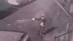 Sultangazi'de Park Halindeki Araca Silahlı Saldırı: Olay Anı Kamerada!