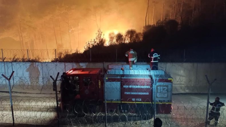 Suriye Sınırında Endişe Verici Yangın! Alevlerle Mücadele Gece Boyunca Devam Ediyor