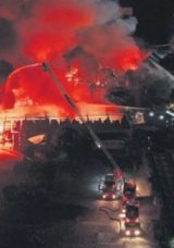 S&uuml;nger Fabrikasında Korkutan Yangın