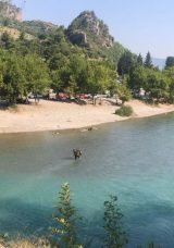 Suya Ka&ccedil;an Topunu Almak İsterken Akıntıya Kapıldı