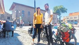 Tarihi Sur’a 3 bin kilometre pedal çevirerek geldiler