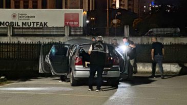 Tartışma Sonrası Otomobille İki Kez &Uuml;zerinden Ge&ccedil;erek &Ouml;ld&uuml;rd&uuml;; 4 Kişi G&ouml;zaltında