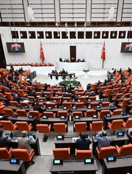 TBMM'de Gıda Zehirlenmesi İddiası Üzerine İnceleme Başlatıldı