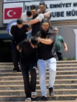 Telefonla Arayıp Sokağa Destek Ücreti Talep Ettiler: Vermeyince İş Yerini Kurşunladılar!