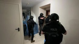 Ter&ouml;r &Ouml;rg&uuml;t&uuml;ne Finans Baskını! 6 G&ouml;zaltı
