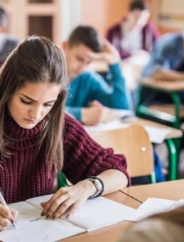 Tıbbi Sekreterlik Taban Puanları 2025 – Özel ve Devlet Üniversiteleri Tıbbi Dokümantasyon ve Sekreterlik Bölümü Başarı Sıralamaları ve Kontenjanları
