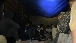 Tırın Dorsesinde 22 Düzensiz Göçmen Ele Geçirildi