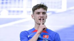 Trabzonspor'a Eski Yıldızından Transfer Önerisi!
