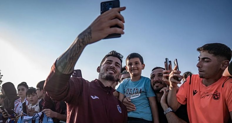 Trabzonspor'un Erzurum Kampında Taraftar Desteği Büyüktü