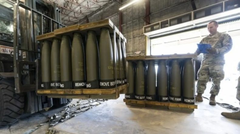 Trump: Putin'e Tepkili, Ukrayna'ya Silah Sevkiyatı Yeniden Başlıyor! NATO'dan Yardım Istendi