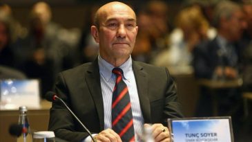 Tun&ccedil; Soyer Dahil 126 G&ouml;zaltı: İzmir'de CHP'ye Yolsuzluk Operasyonu