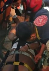 Tunceli'de Kayalıkta D&uuml;şen Kadın Kurtarıldı