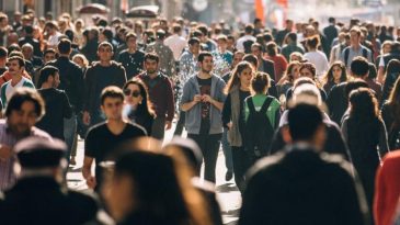 T&Uuml;İK A&ccedil;ıklama Yayımladı: T&uuml;rkiye'deki Beklenen Yaşam S&uuml;resi Belirlendi! Kadınlar ile Erkekler Arasındaki Fark Ne Kadar?