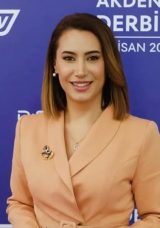 T&uuml;rkiye&rsquo;nin İlk Kadın Yarış Spikeri Evinde &Ouml;l&uuml; Bulundu