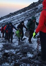 Uluslararası Dağcılar Ağrı Dağı Zirvesinde Bir Araya Geldi