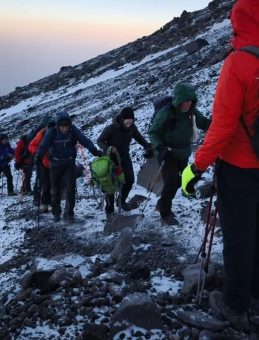 Uluslararası Dağcılar Ağrı Dağı Zirvesinde Bir Araya Geldi