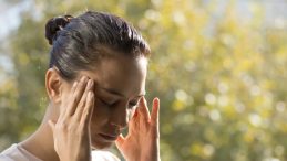 Uzmandan Uyarı: Migreni Tetikleyen Yaz Alışkanlıkları Belirlendi