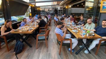 Van K&uuml;lt&uuml;r Yolu Festivali esnafın y&uuml;z&uuml;n&uuml; g&uuml;ld&uuml;rd&uuml;: D&ouml;rt aylık işi bir haftada yaptık