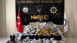 Van'da Bir Kamyonette 120 Kilo Uyuşturucu Yakalandı