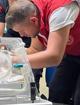 Van'da kalp rahatsızlığıyla dünyaya gelen Selin bebek için ambulans uçak havalandı