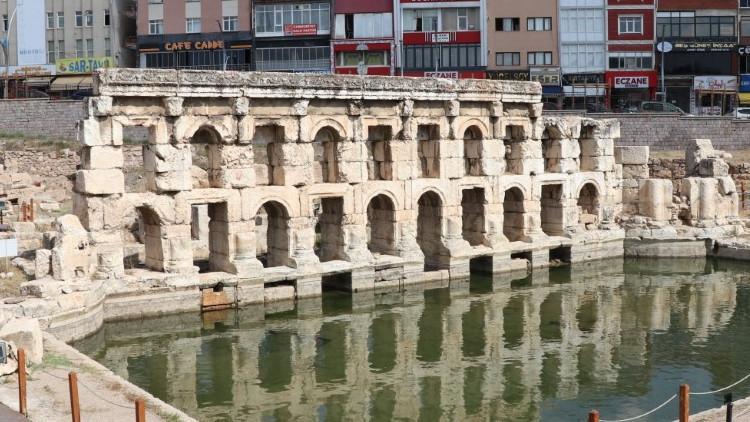 Varlığını duyan görmek için geliyor | Gurbetçilerin uğrak yeri oldu…