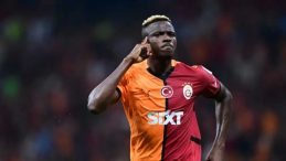 Victor Osimhen'e Duygusal Pankart! Napoli Taraftarından Çarpıcı Yanıt…