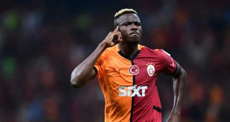 Victor Osimhen'e Duygusal Pankart! Napoli Taraftarından Çarpıcı Yanıt…