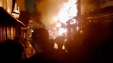 Vietnam'daki Yangında 8 Kişi Hayatını Kaybetti