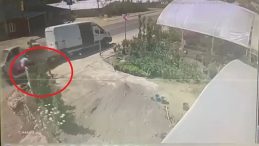 Yalova'da Zincirleme Kaza: Yol Kenarında Çalışan İşçi Metrelerce Savruldu!