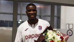 Yanına Adebayo