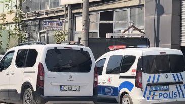 Yapılan işi beğenmedi, d&uuml;kkanı kurşun yağmuruna tuttu