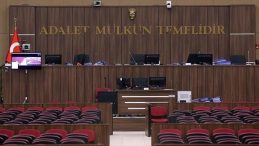 Yargıtay'dan dikkat çeken boşanma kararı | Eve sürekli misafir çağıran kadın ile eşine 'çok yiyorsun' diyerek hakaret eden erkek eşit kusurlu sayıldı