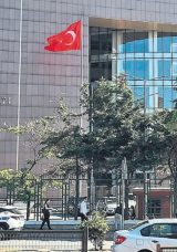 Yenidoğan &Ccedil;etesi Davasında &Uuml;&ccedil; Sanık Tahliye Edildi