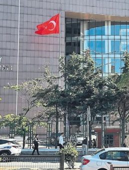 Yenidoğan Çetesi Davasında Üç Sanık Tahliye Edildi