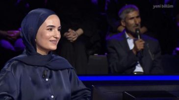 YKS &Ccedil;ıkışında Babası &Ccedil;i&ccedil;eklerle Karşıladı! &Ccedil;imen Yarışmaya Katıldı! İşte Kazandığı &Ouml;d&uuml;l Miktarı