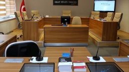 Zabıt Katibi Eşinin Aldatılması İle Deşifre Oldu