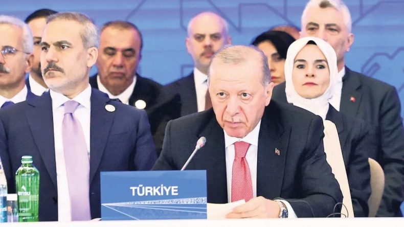 Zalimler Karşısında Dimdik Duruyoruz