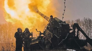 Zelenski: Rusya &lsquo;ter&ouml;r ve yıldırma&rsquo; kampanyasını artırdı