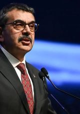 Zorunlu Lise Eğitimi İki Yıla İnecek mi? Milli Eğitim Bakanı Yusuf Tekin'den A&ccedil;ıklama!