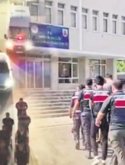 1 Milyarlık Dolandırıcılık: 24 Kişi Tutuklandı