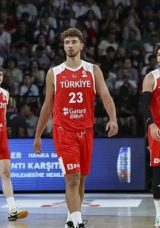 12 DEV ADAM PARKEDE! EuroBasket 2025 Letonya-T&uuml;rkiye basketbol ma&ccedil;ı hangi kanalda ve saat ka&ccedil;ta başlayacak?
