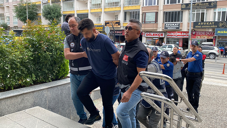 15 Milyon Liralık Dolandırıcılık Skandalı: Vatandaşlar Tuzağa Düşürüldü