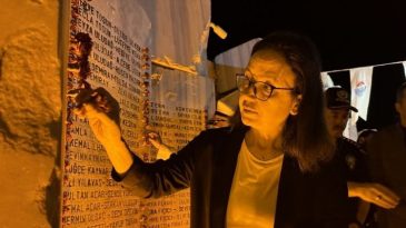 26 Yıldır Dinmeyen Acı… Marmara Depremi'nde Hayatını Kaybedenler Anıldı