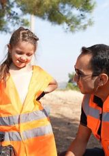 6 Yaşındaki Zeynep, &Ccedil;evre Duyarlılığı ile B&uuml;y&uuml;kleri Etkiledi! "Temiz Bir &Ccedil;evre İ&ccedil;in&hellip;"