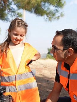 6 Yaşındaki Zeynep, Çevre Duyarlılığı ile Büyükleri Etkiledi! "Temiz Bir Çevre İçin…"