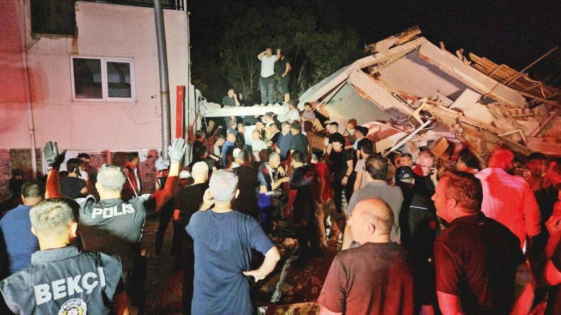 6.1 Şiddetinde Deprem… Merkez Üssü Sındırgı