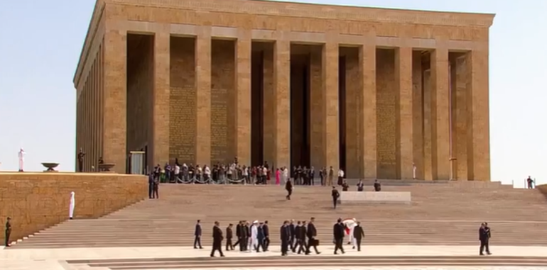 YAŞ Üyeleri Anıtkabir'de